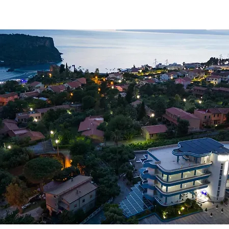 Hotel New Blu Eden